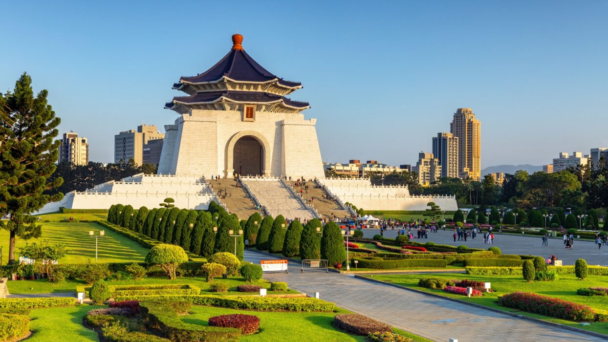 compare Taipei hotels on Traveloka